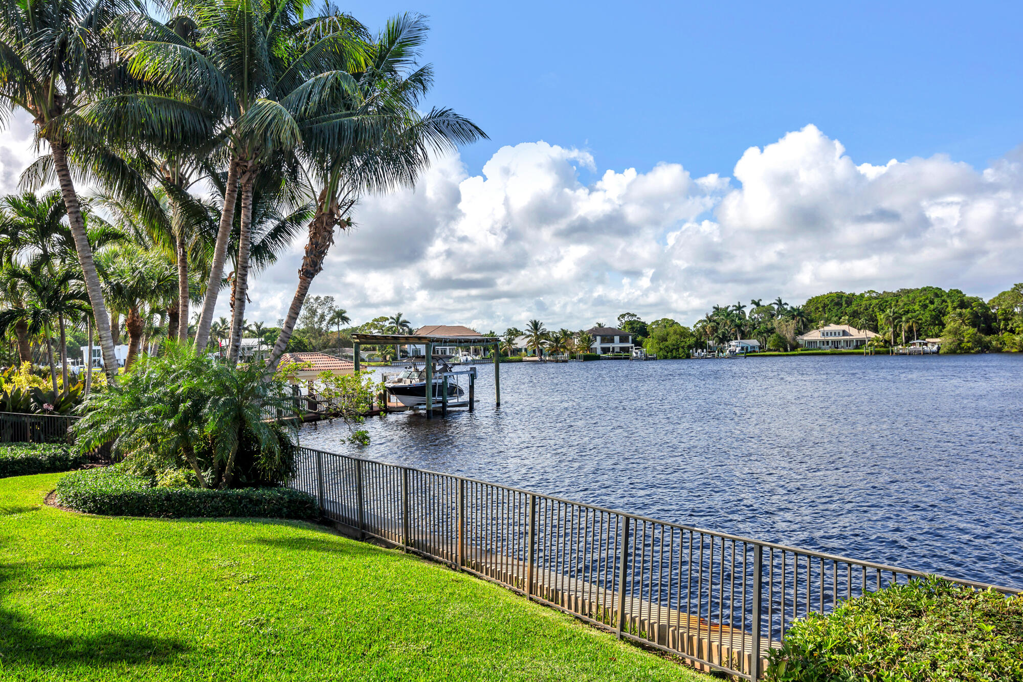 RIVERSIDE ON THE LOXAHATCHEE - Residential
