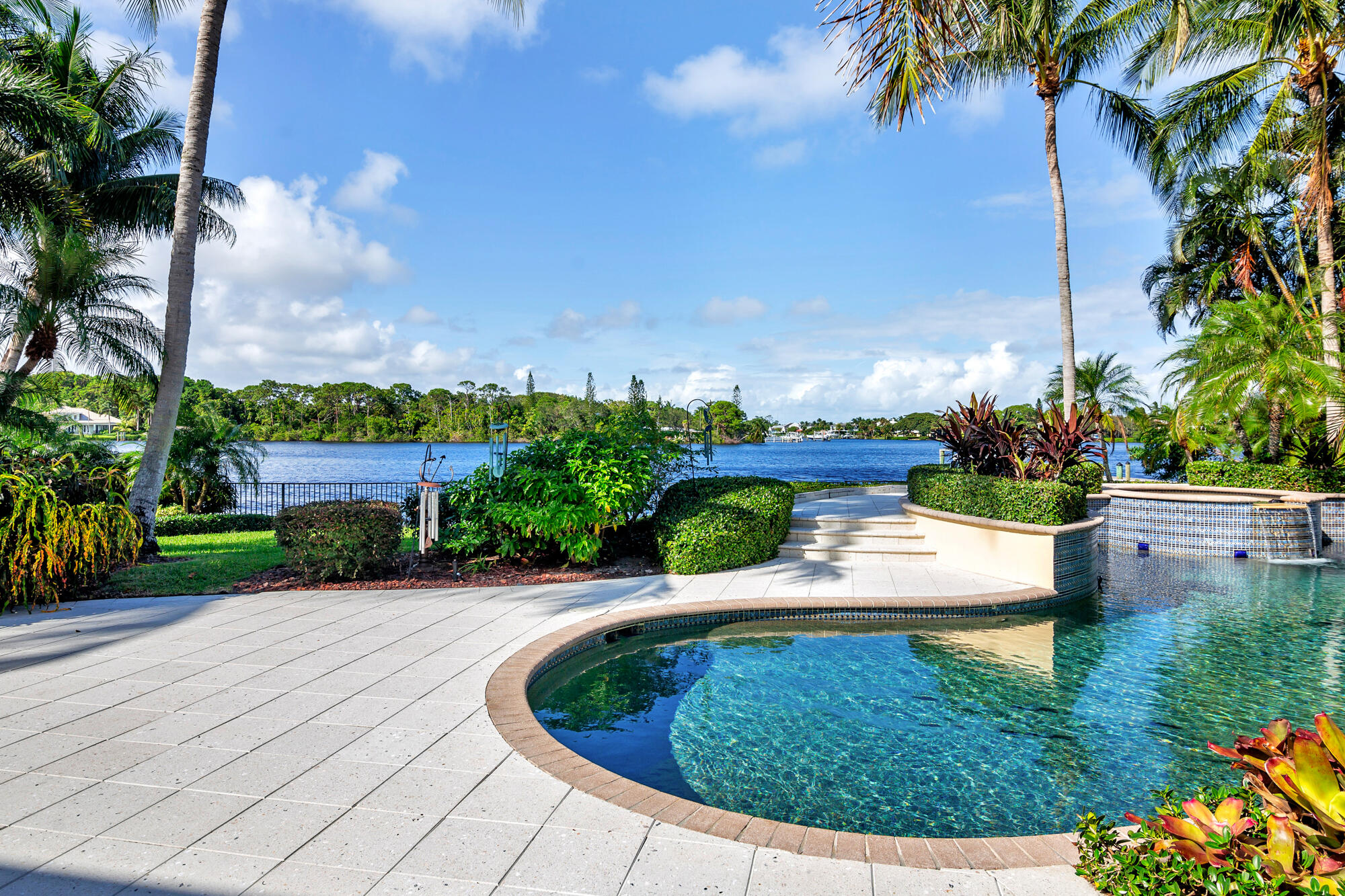 RIVERSIDE ON THE LOXAHATCHEE - Residential