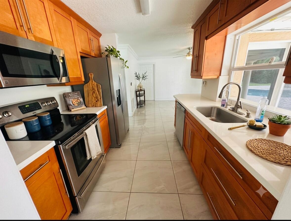 UNIVERSITY HEIGHTS 1ST ADD - Residential Lease