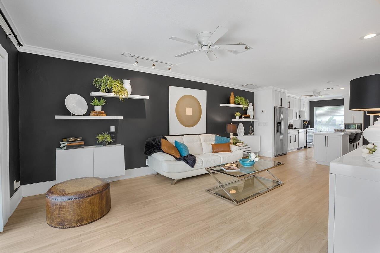 BOCA LAKES CONDO - Residential