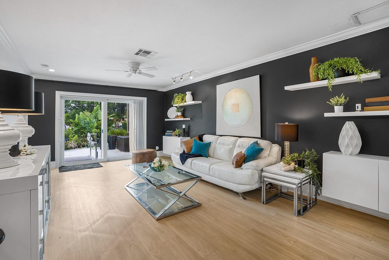 BOCA LAKES CONDO - Residential