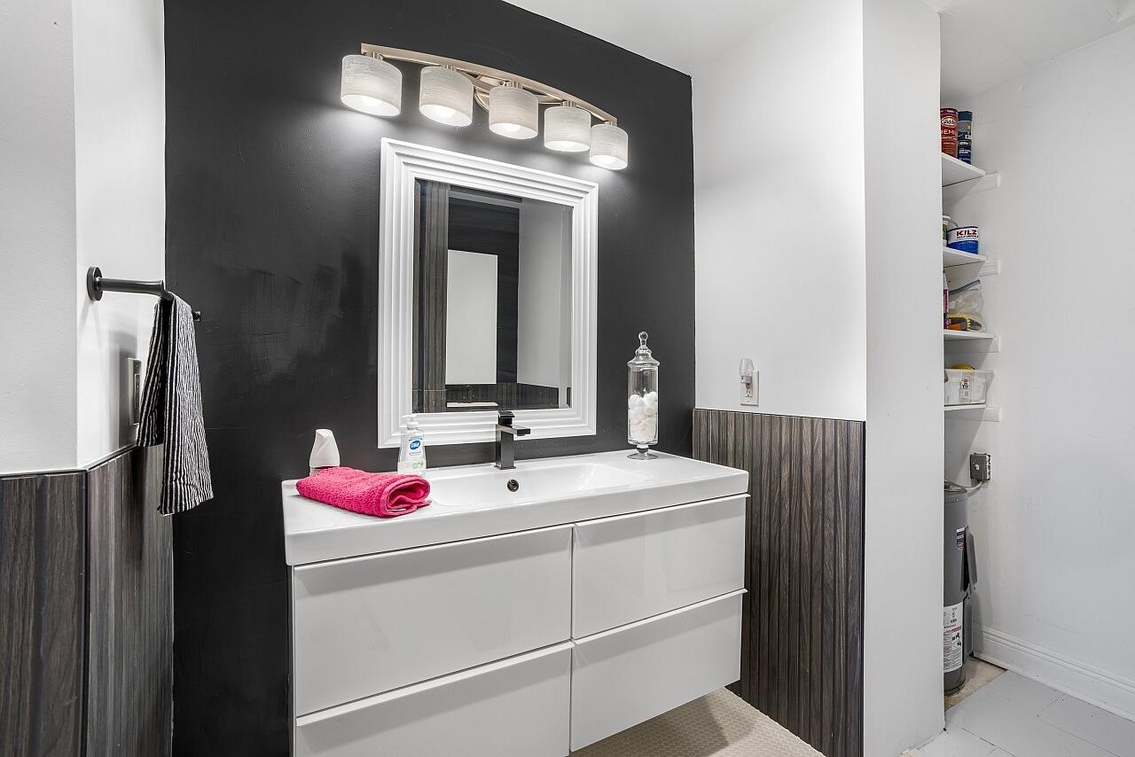 BOCA LAKES CONDO - Residential