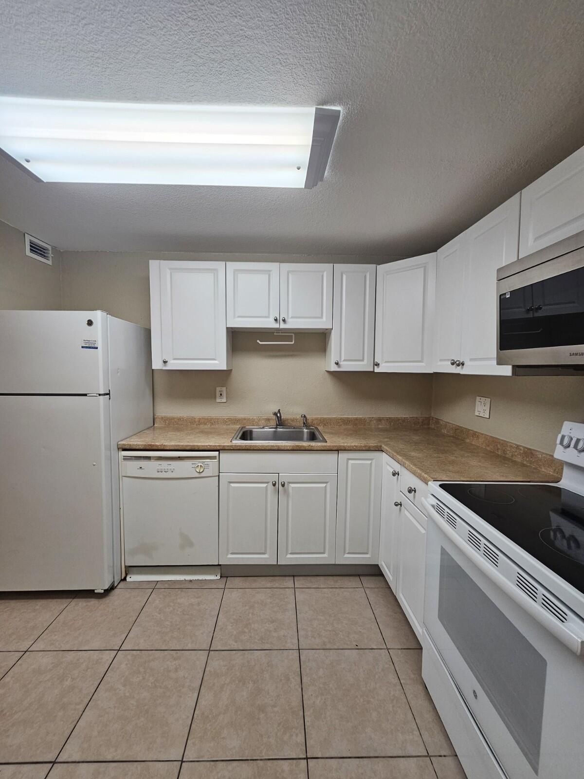HERITAGE CIRCLE CONDO - Residential Lease
