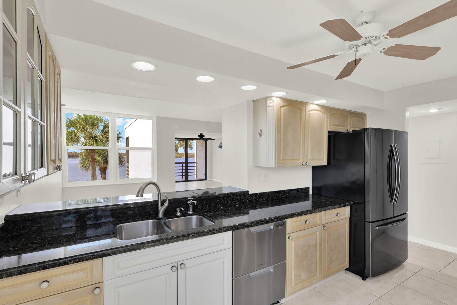 CIRCLE BAY YACHT CLUB CONDO - Residential