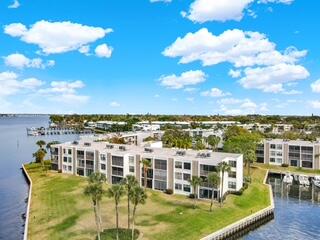 CIRCLE BAY YACHT CLUB CONDO - Residential