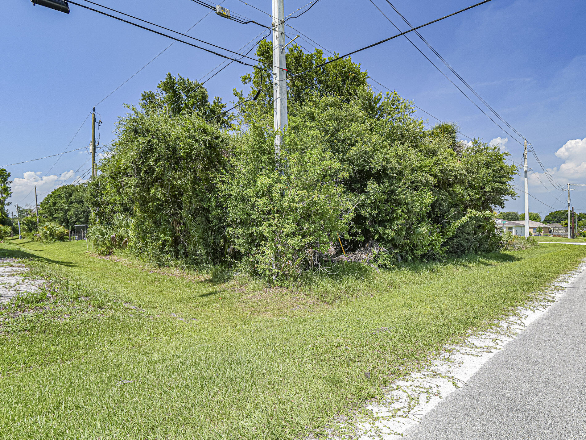 VERO LAKE ESTATES UNIT O - Land