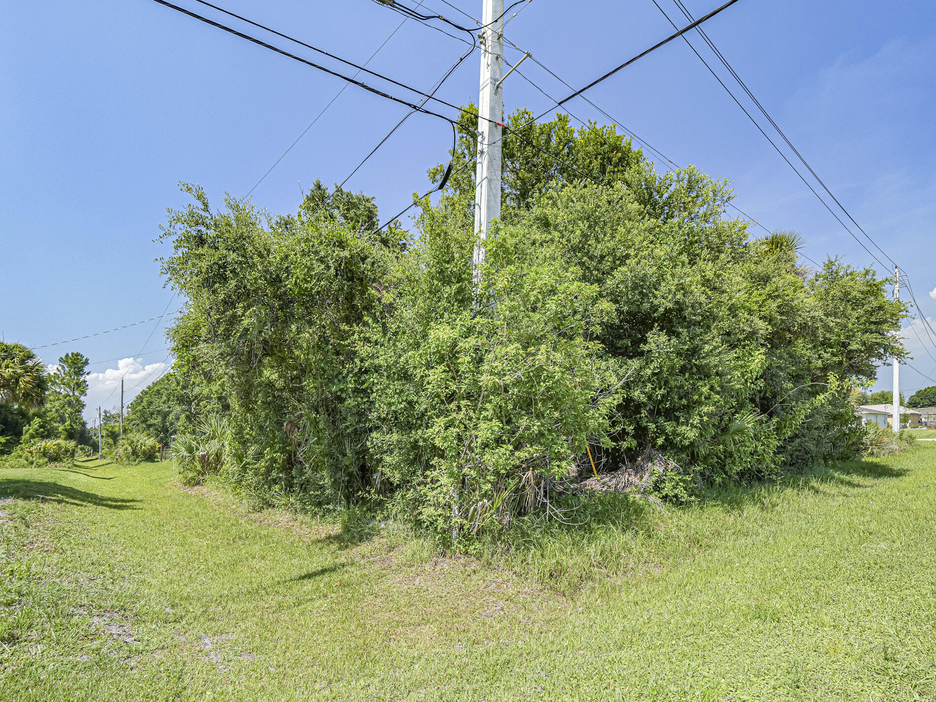 VERO LAKE ESTATES UNIT O - Land