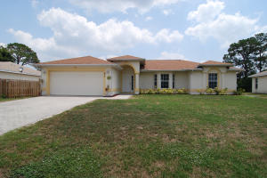 Beautifully remodeled 3/2/2 home with new Tile and wood floors,Granite kitchen tops,French doors to lux master bdrm,roman tub,tiled shower,Tray ceilings,sliders to screened porch,new stainless appliances,fresh paint and landscaped,private fenced in back yard. Wont last long!!