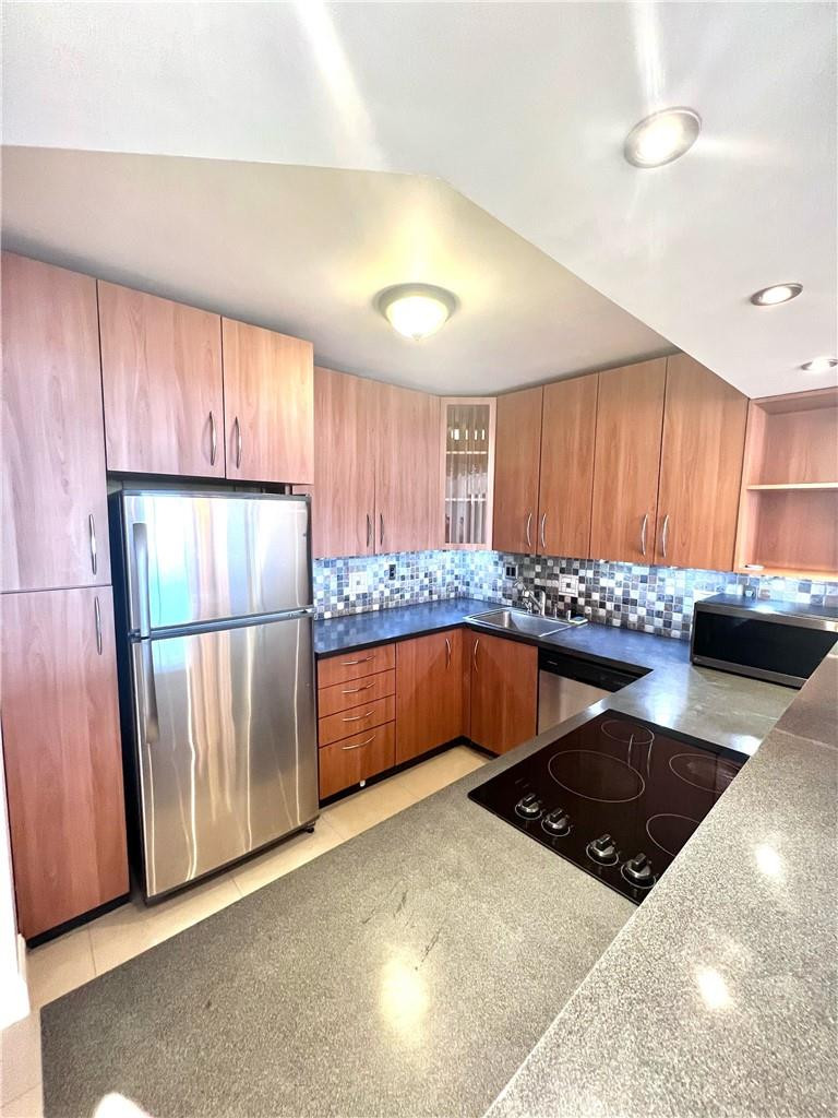 OLYMPUS CONDO PHASE - Residential