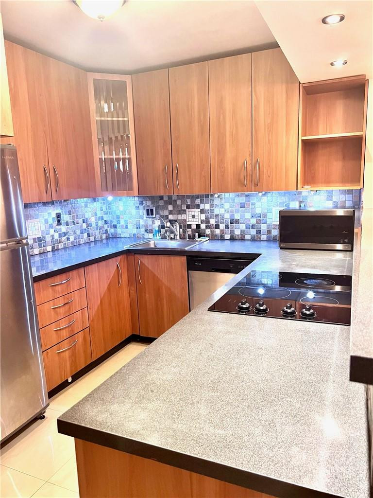 OLYMPUS CONDO PHASE - Residential
