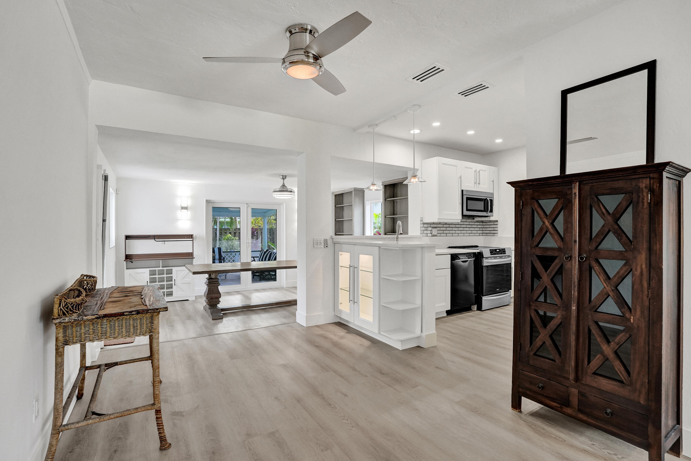 MIDDLE RIVER ESTATES - Residential