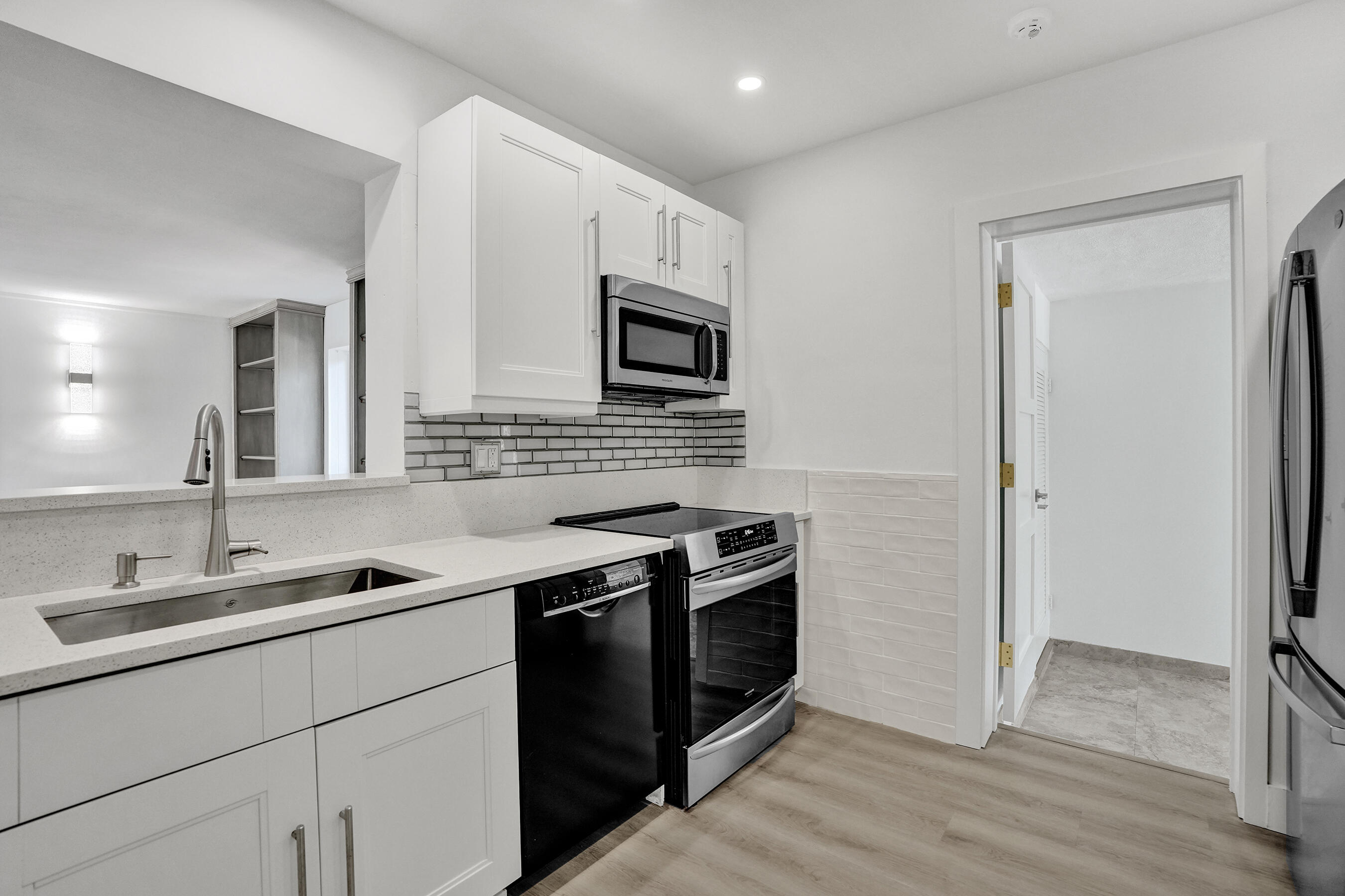 MIDDLE RIVER ESTATES - Residential