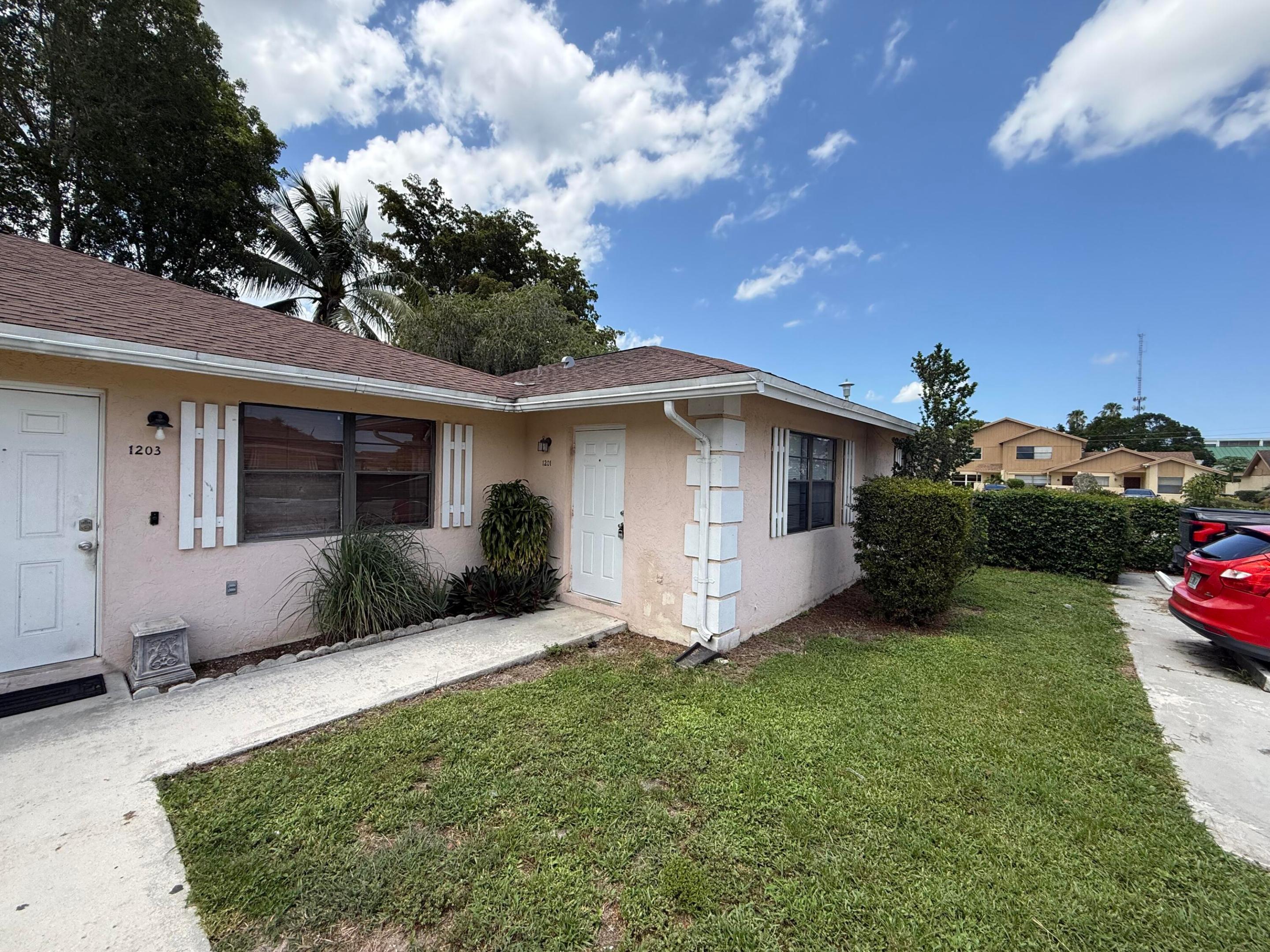 SOUTH SHORE 4 OF WELLINGTON - Residential Lease