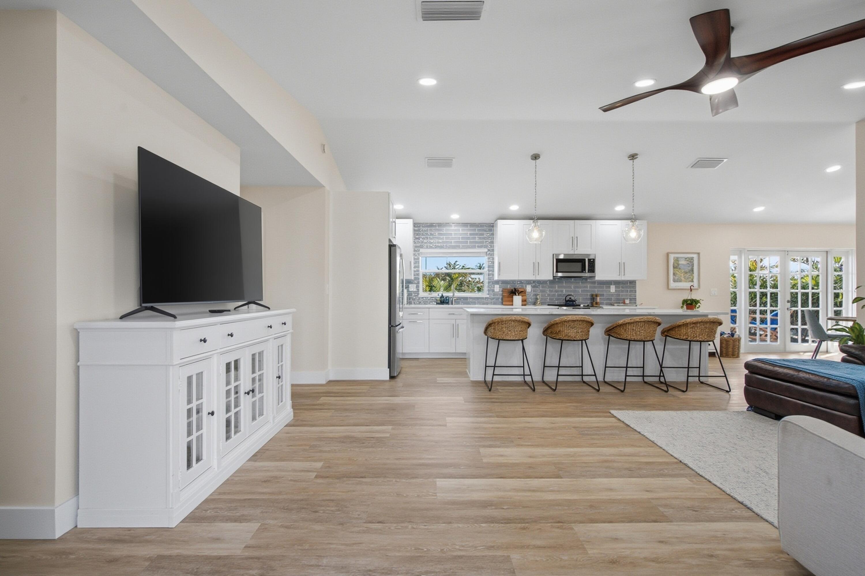 ROCKY POINT ESTATES - Residential