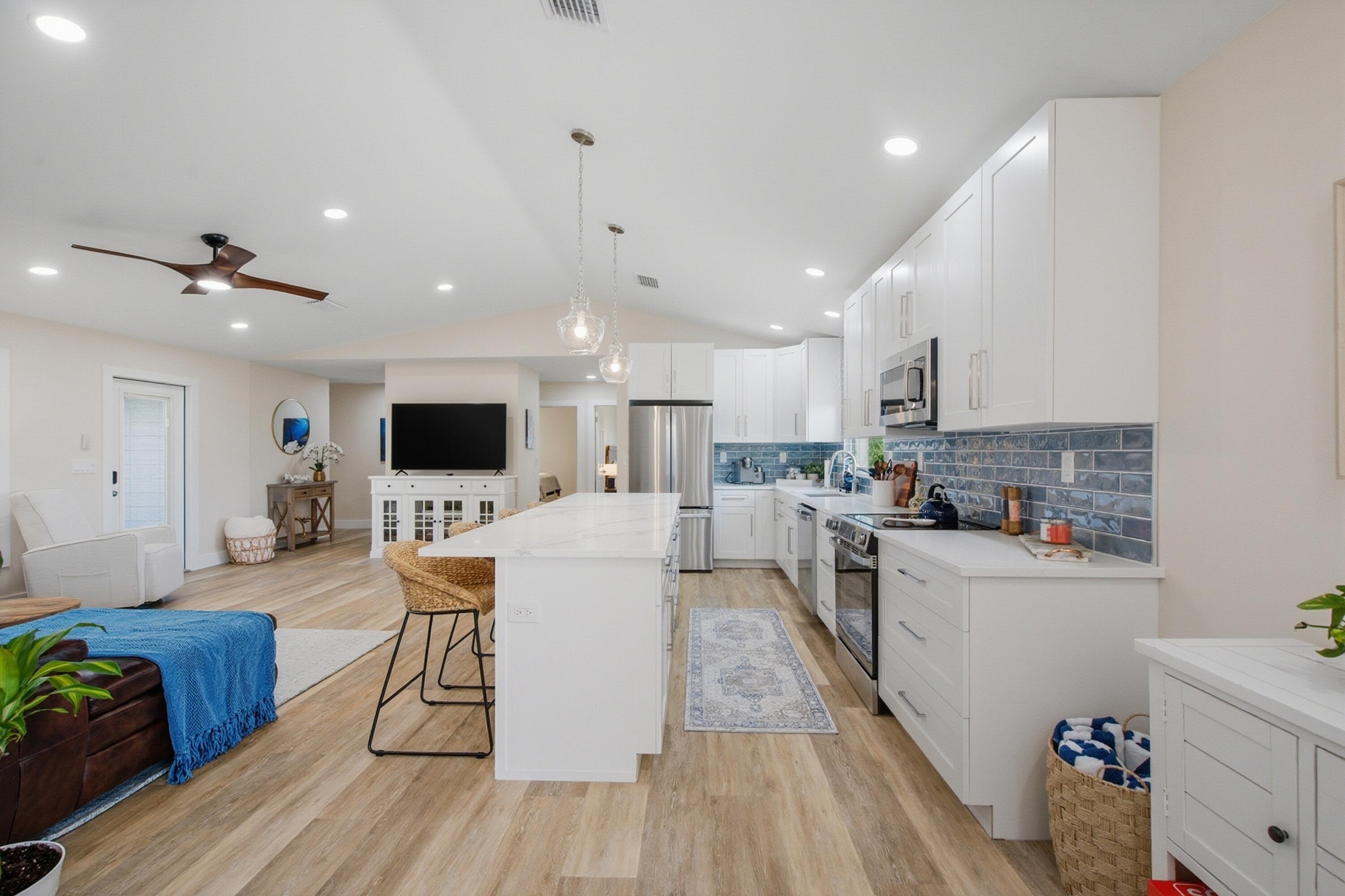 ROCKY POINT ESTATES - Residential