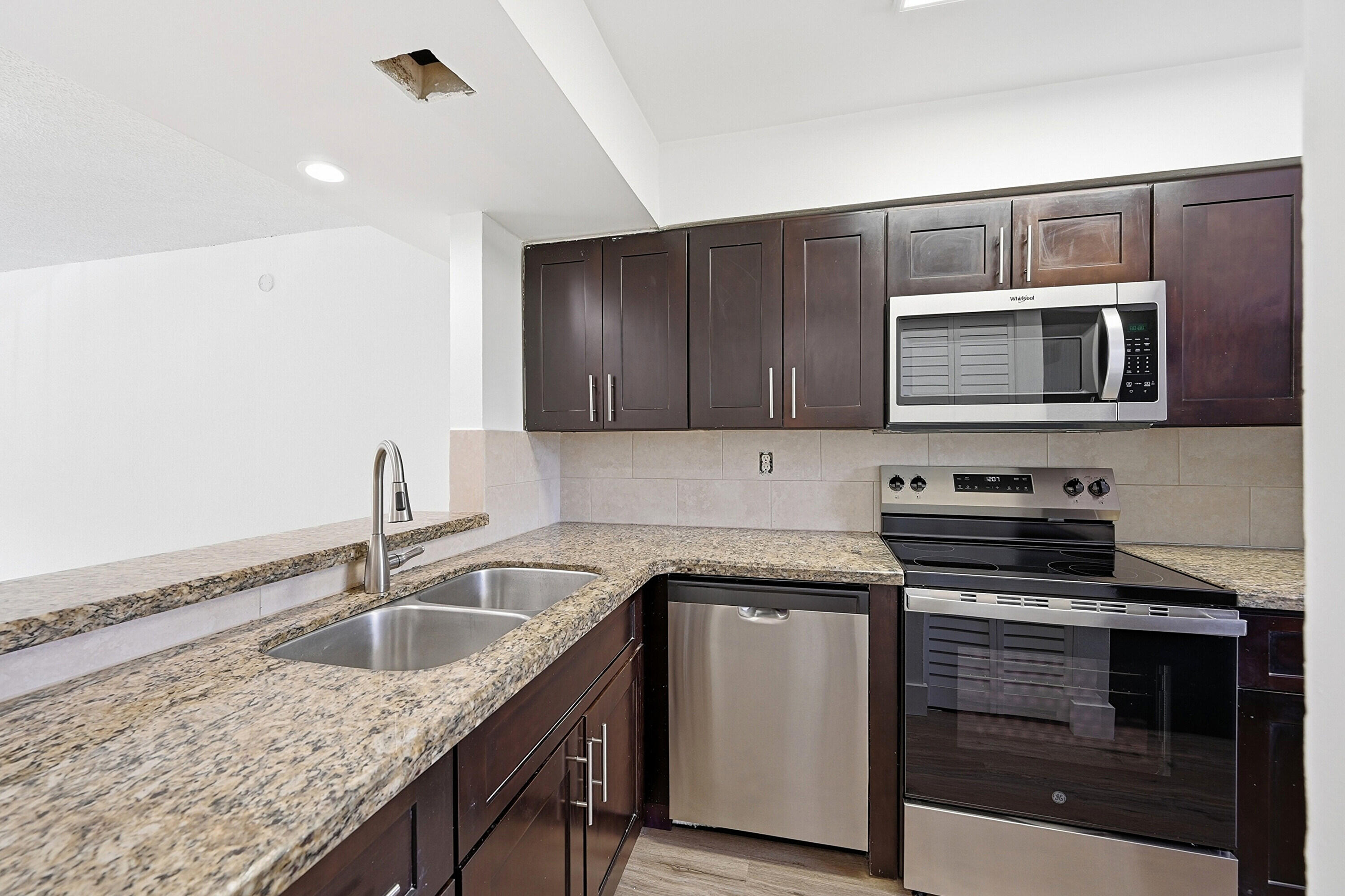 DEL RIO VILLAGE NORTH - Residential