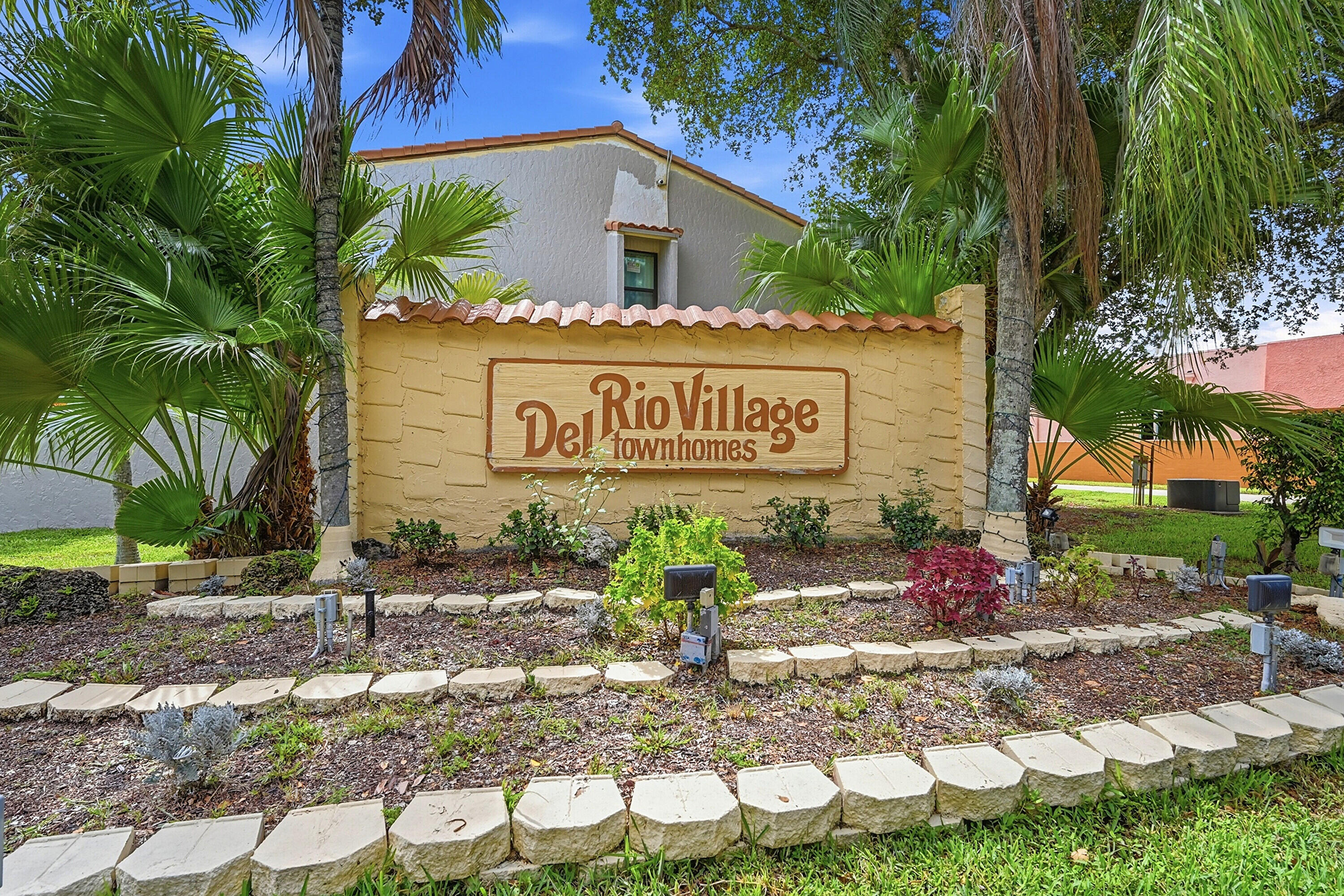 DEL RIO VILLAGE NORTH - Residential