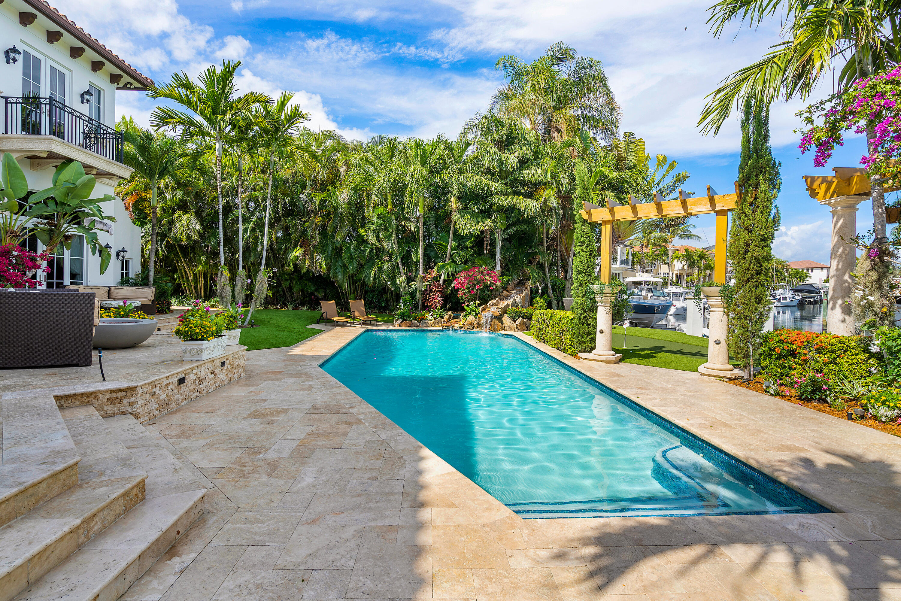 SUN AND SURF - Residential