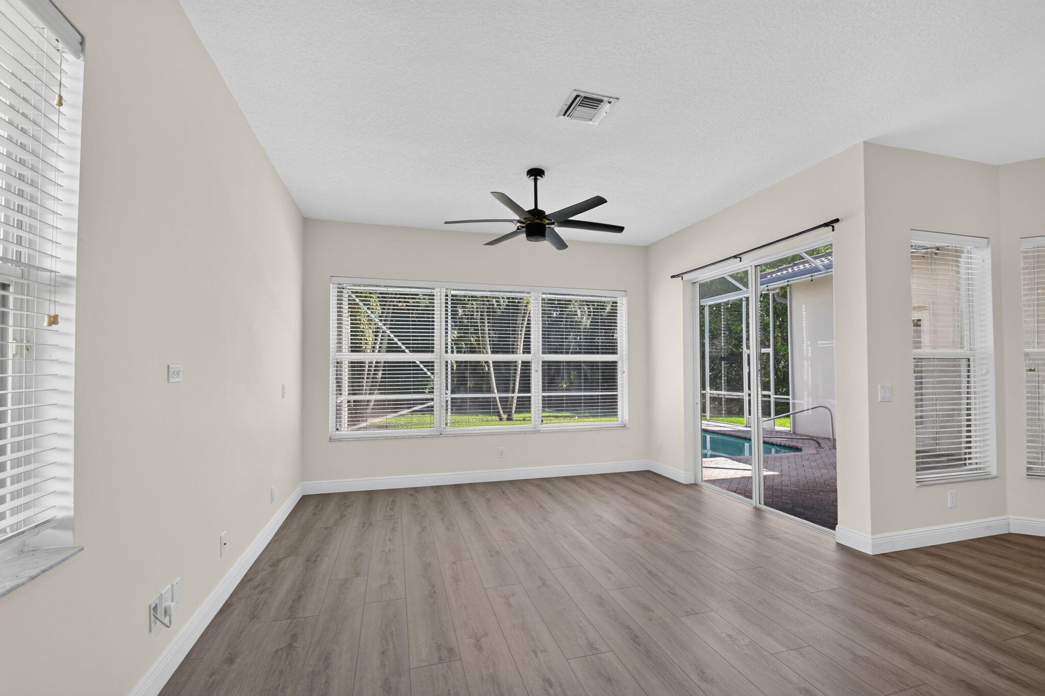 WHITEHORSE ESTATES - Residential