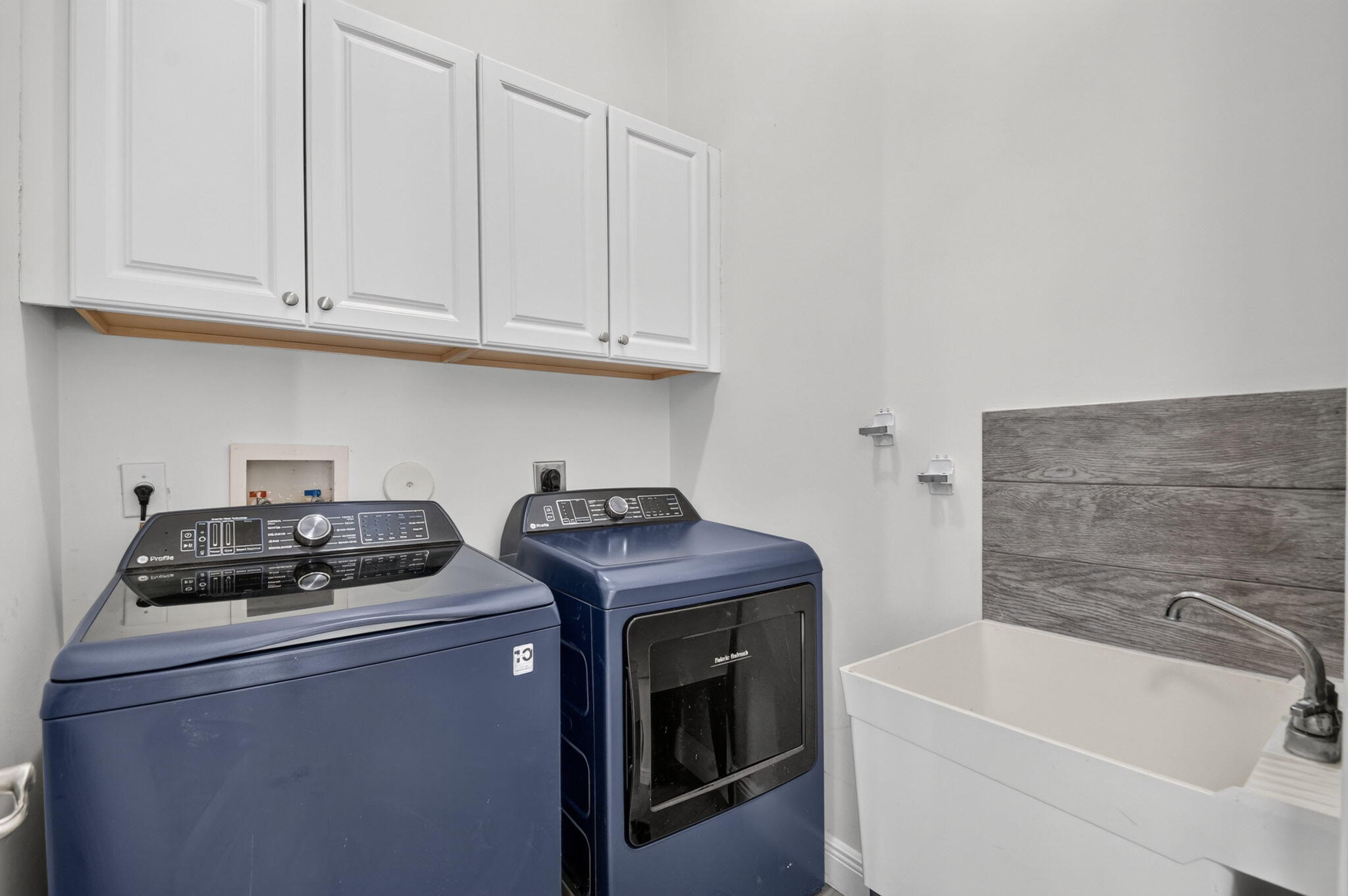 WHITEHORSE ESTATES - Residential
