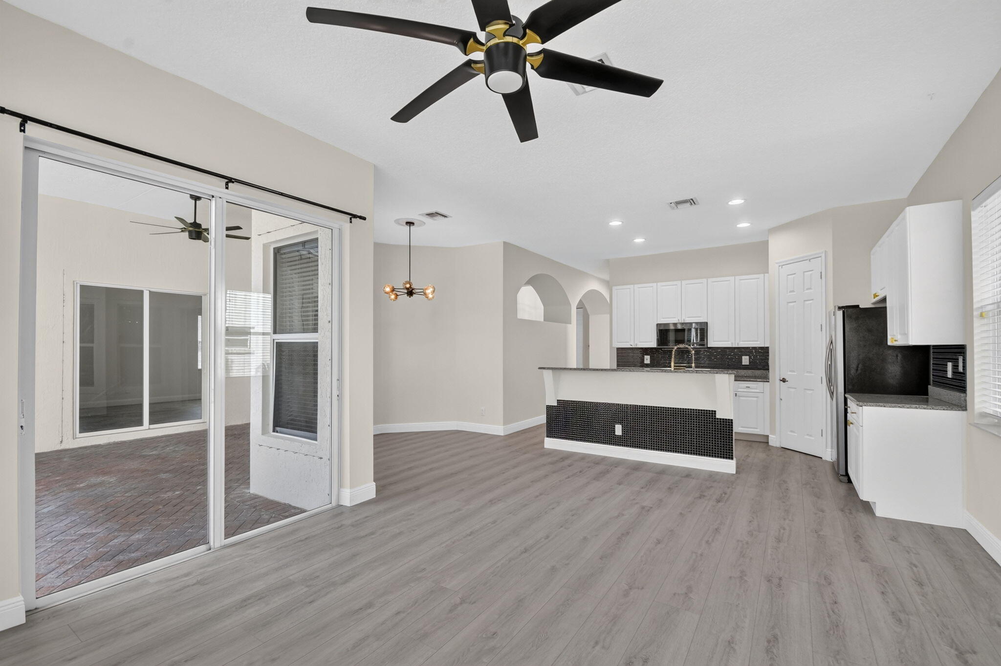 WHITEHORSE ESTATES - Residential