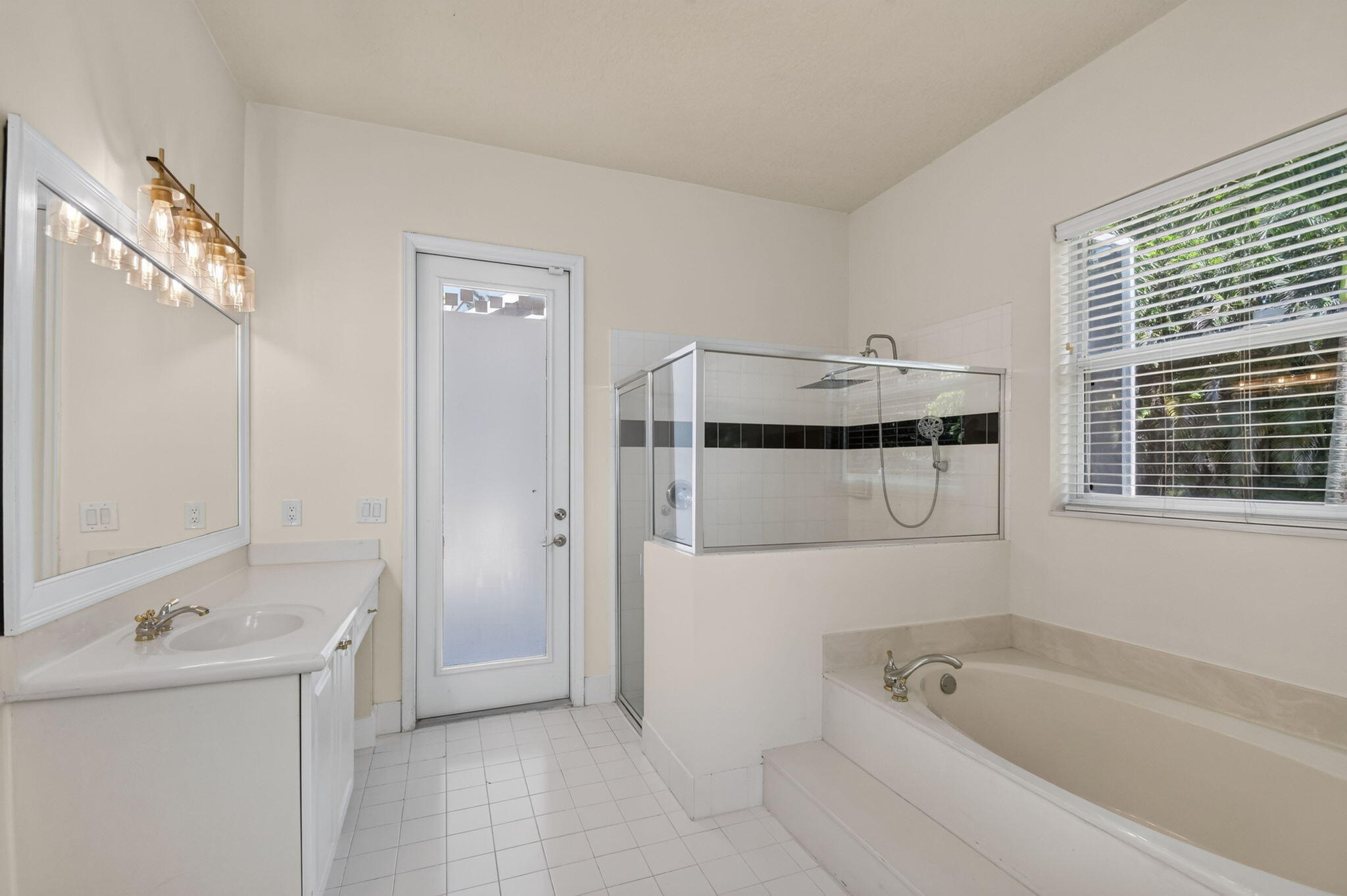 WHITEHORSE ESTATES - Residential