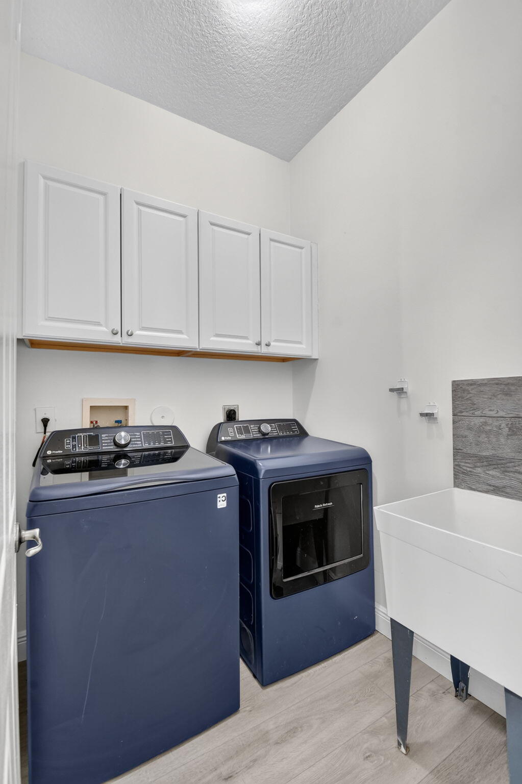 WHITEHORSE ESTATES - Residential