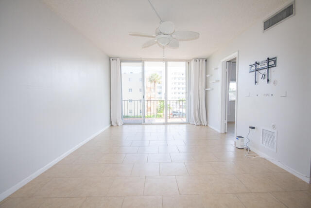 CROTON HARBOR CONDO - Residential Lease