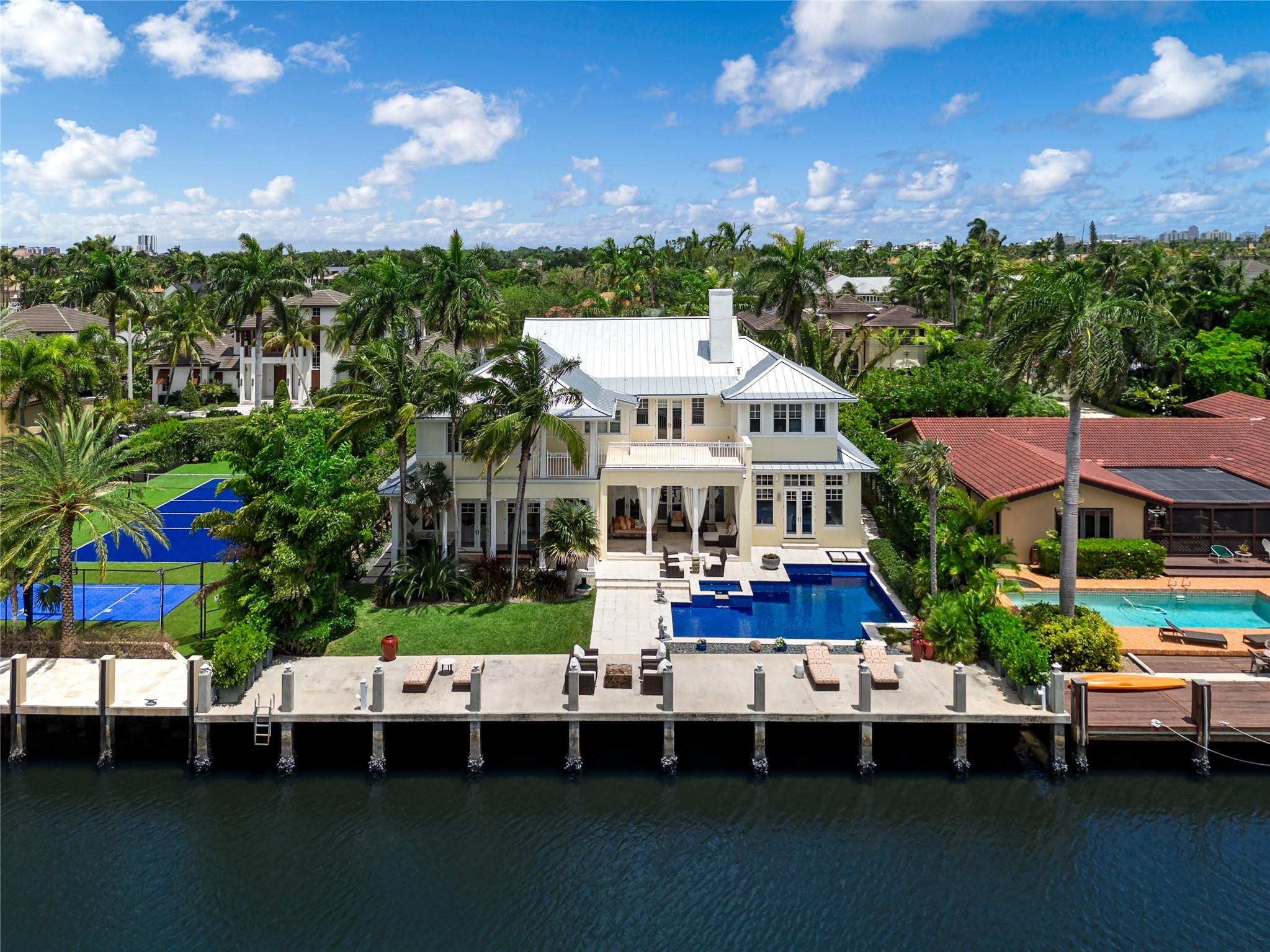 RIO VISTA ISLES - Residential