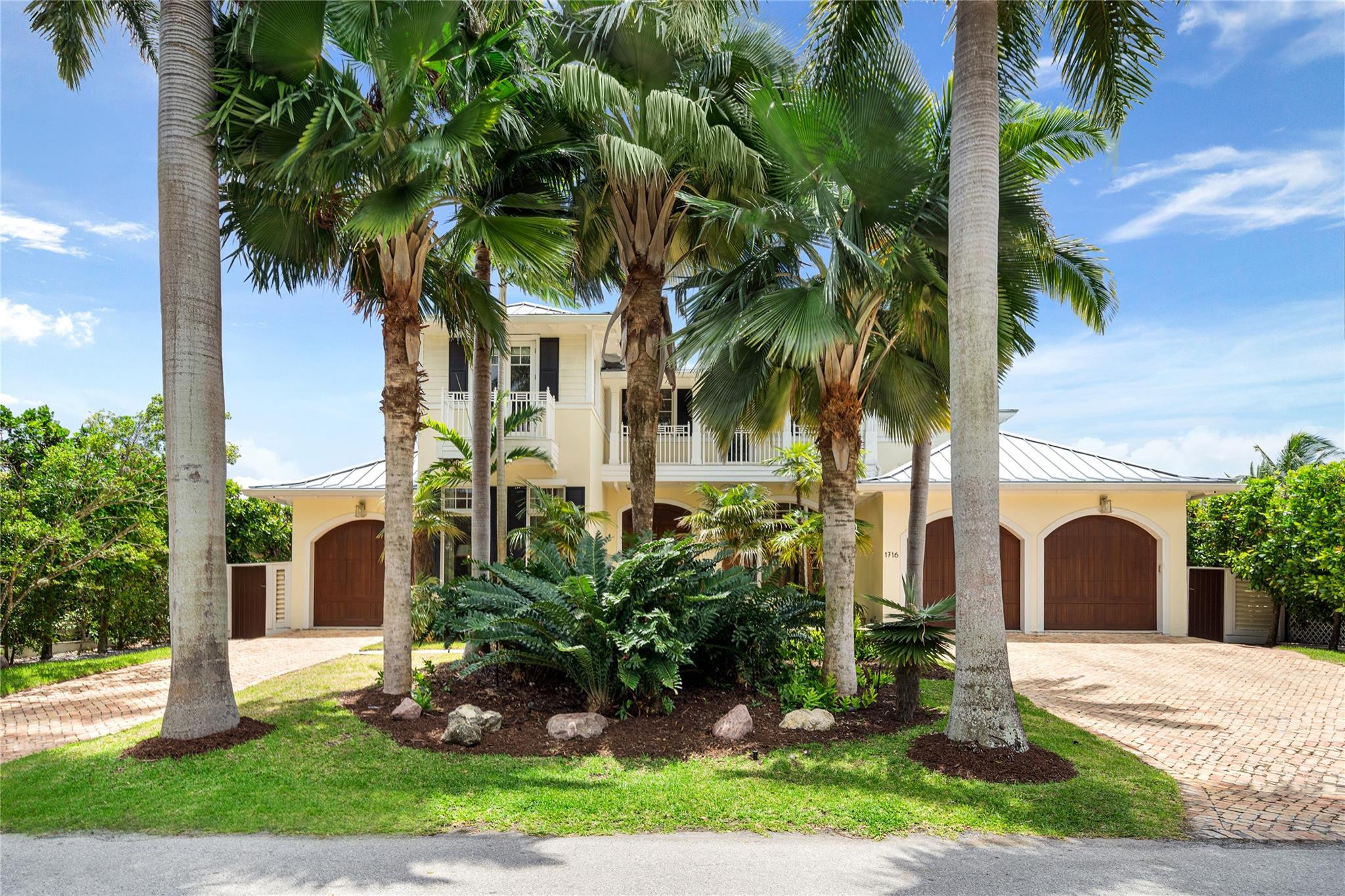 RIO VISTA ISLES - Residential