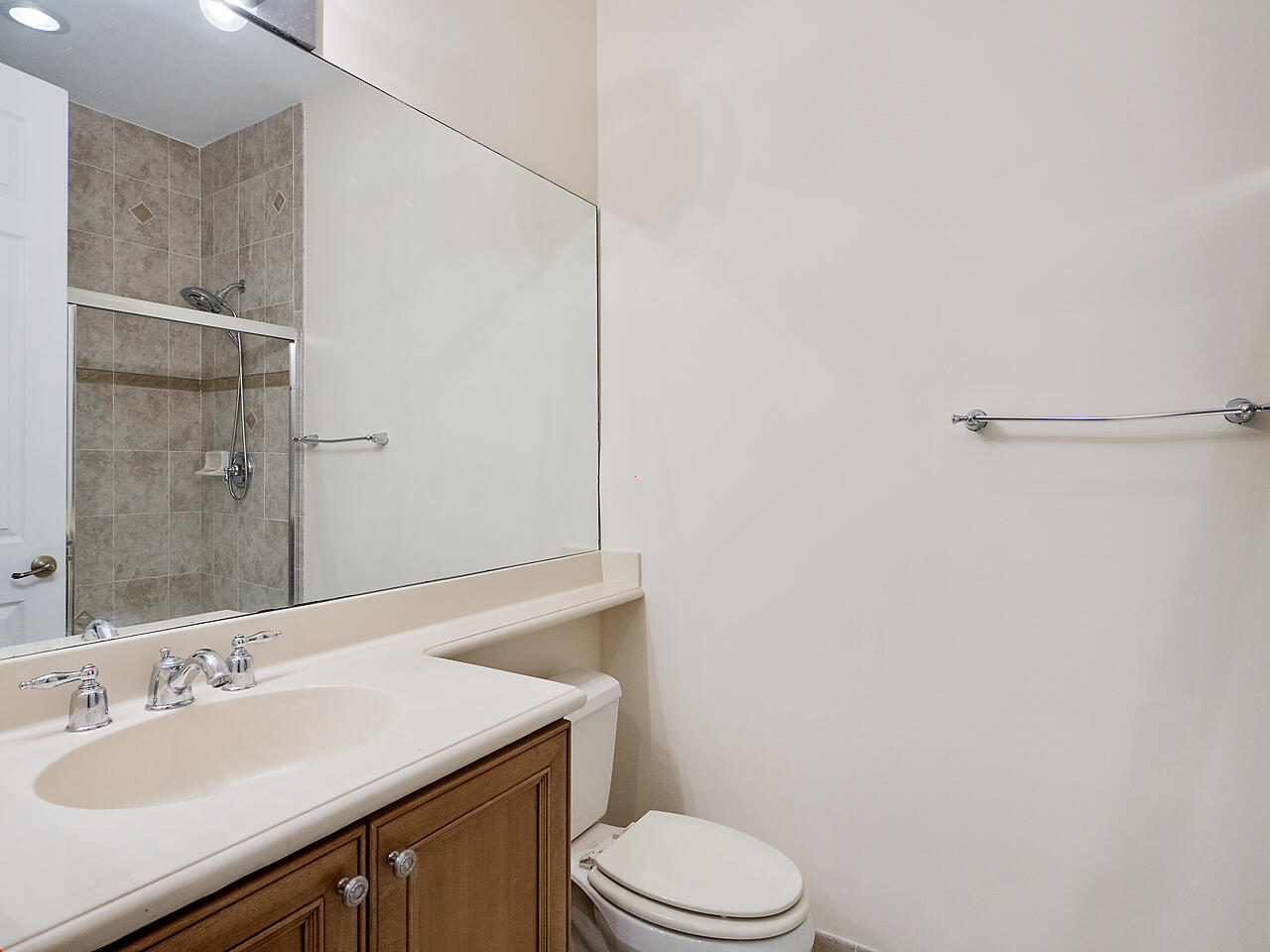 VISTABELLA AT RENAISSANCE COMMONS PUD - Residential Lease