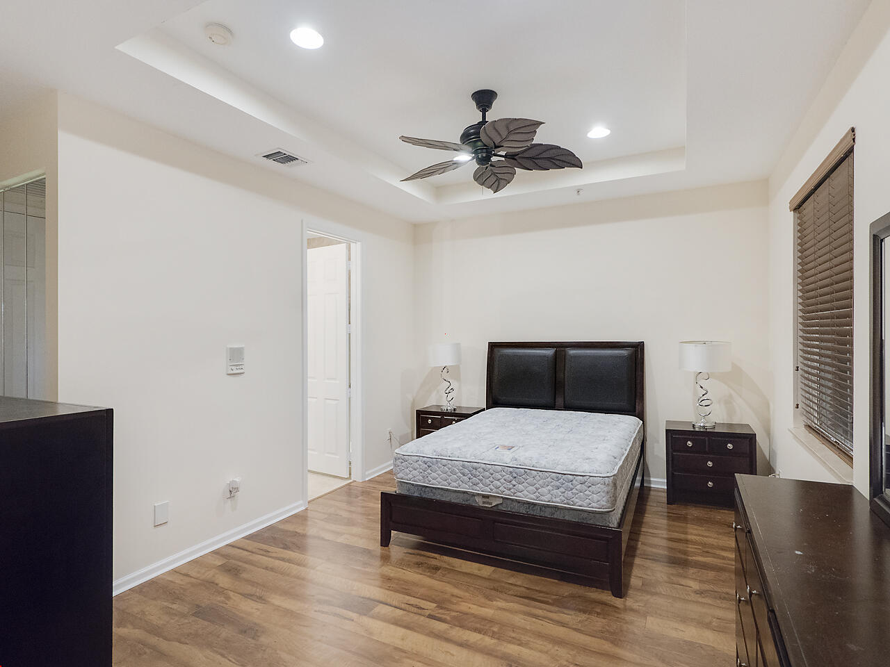 VISTABELLA AT RENAISSANCE COMMONS PUD - Residential Lease