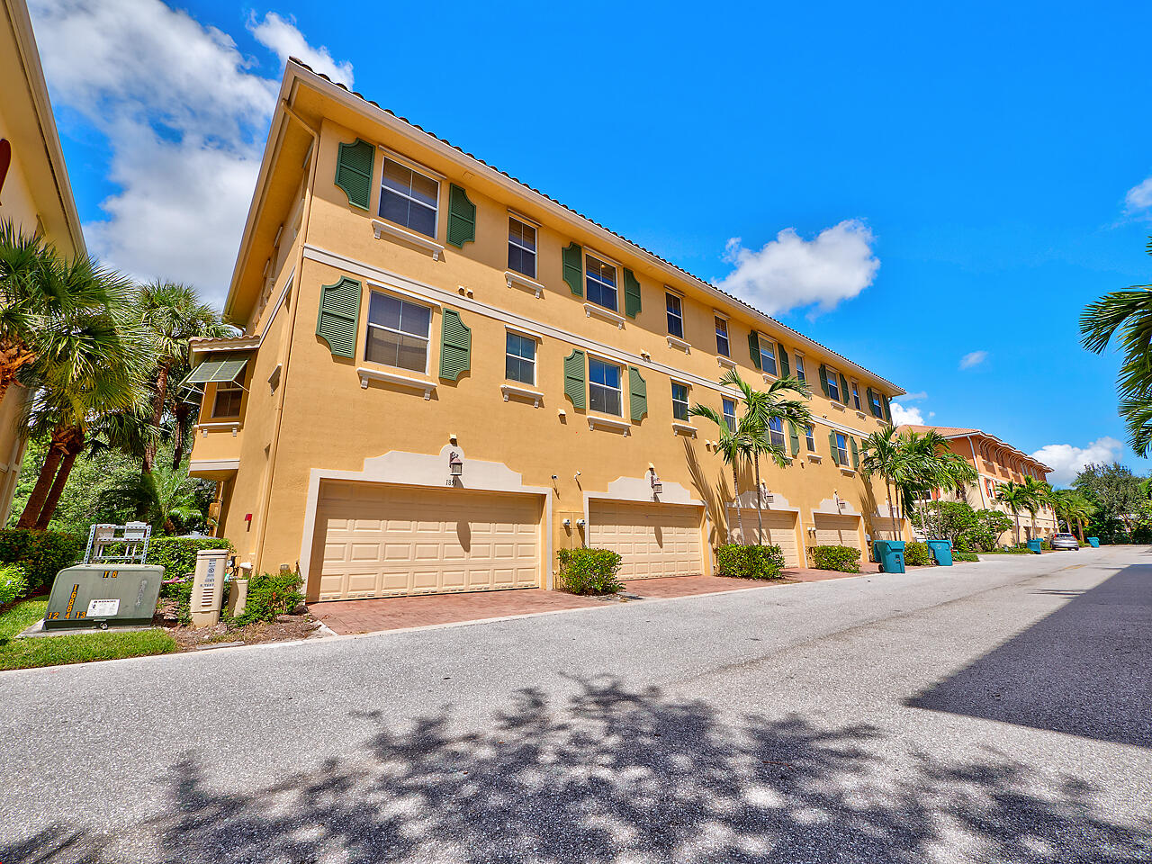 VISTABELLA AT RENAISSANCE COMMONS PUD - Residential Lease
