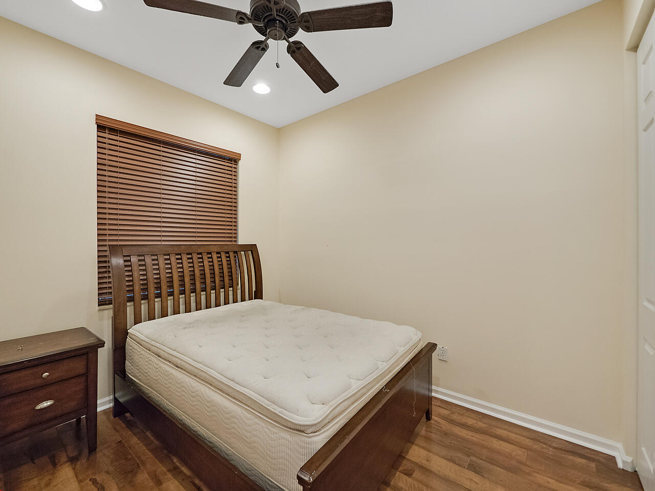 VISTABELLA AT RENAISSANCE COMMONS PUD - Residential Lease
