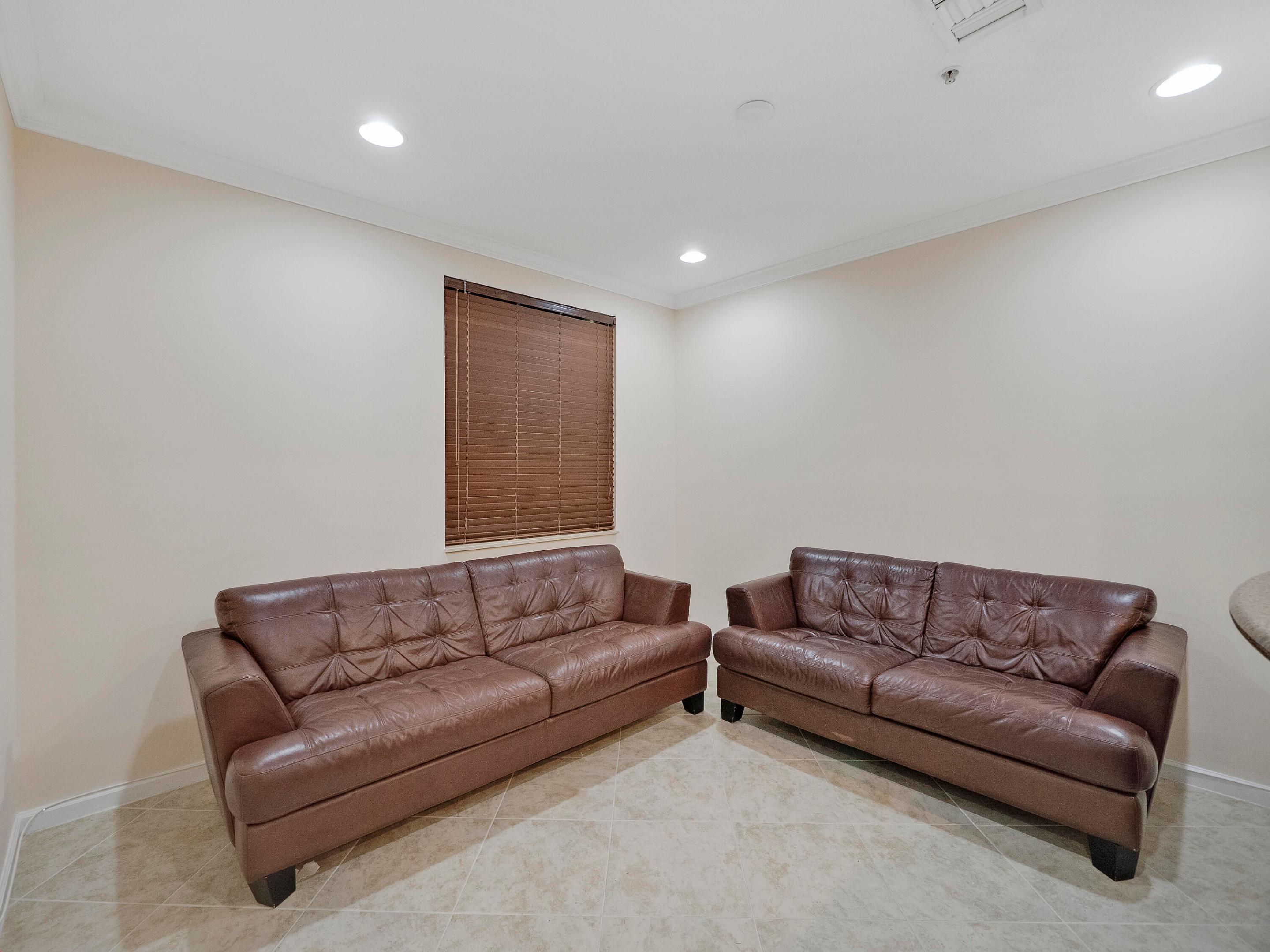 VISTABELLA AT RENAISSANCE COMMONS PUD - Residential Lease