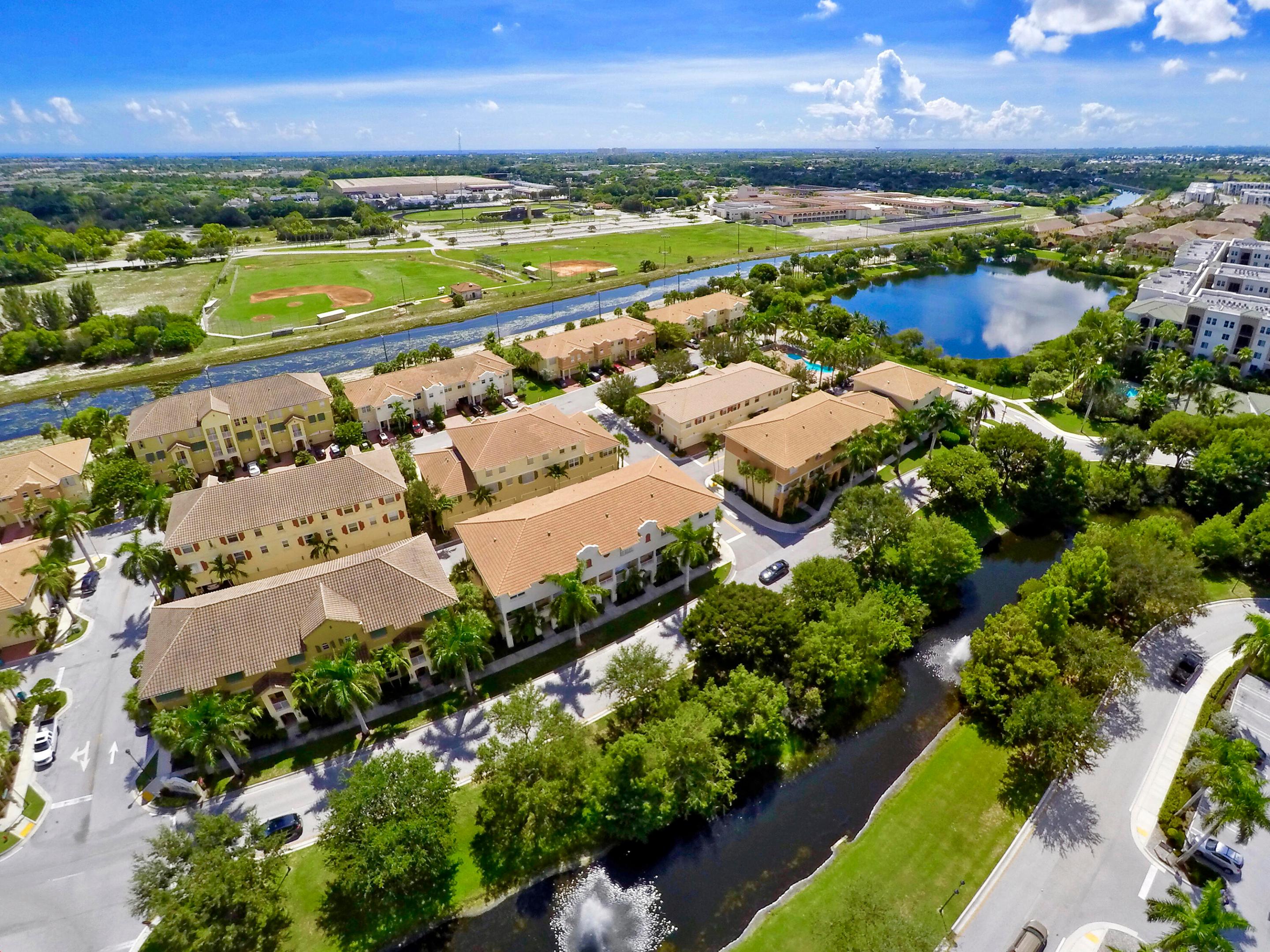 VISTABELLA AT RENAISSANCE COMMONS PUD - Residential Lease