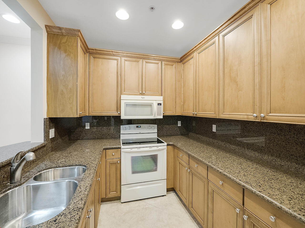 VISTABELLA AT RENAISSANCE COMMONS PUD - Residential Lease