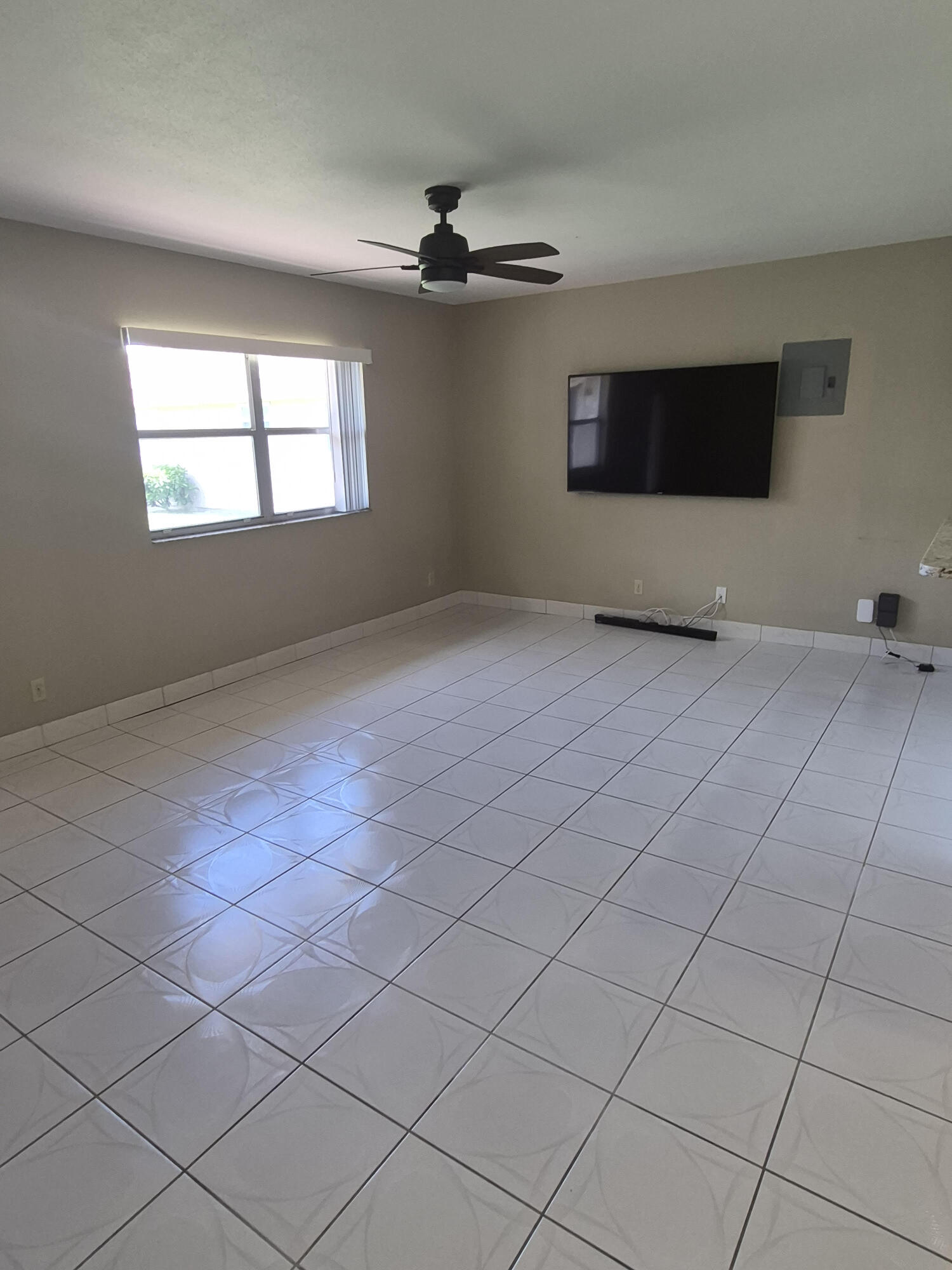 KINGS POINT SEVILLE CONDOS - Residential