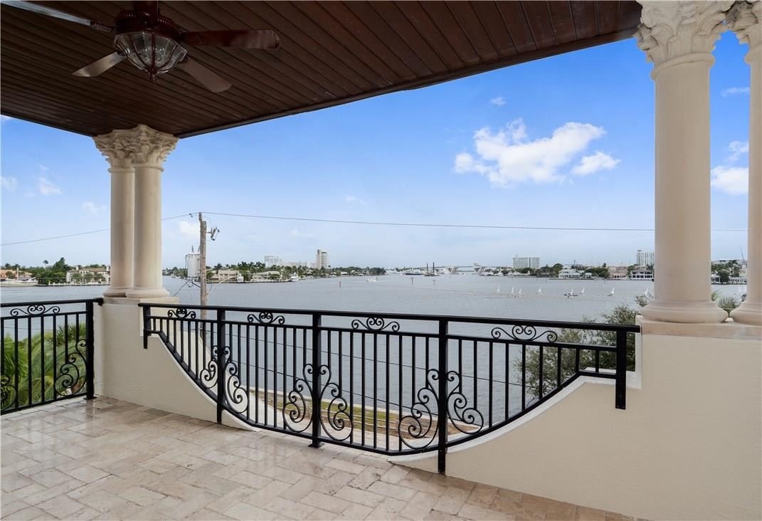 RIO VISTA ISLES - Residential