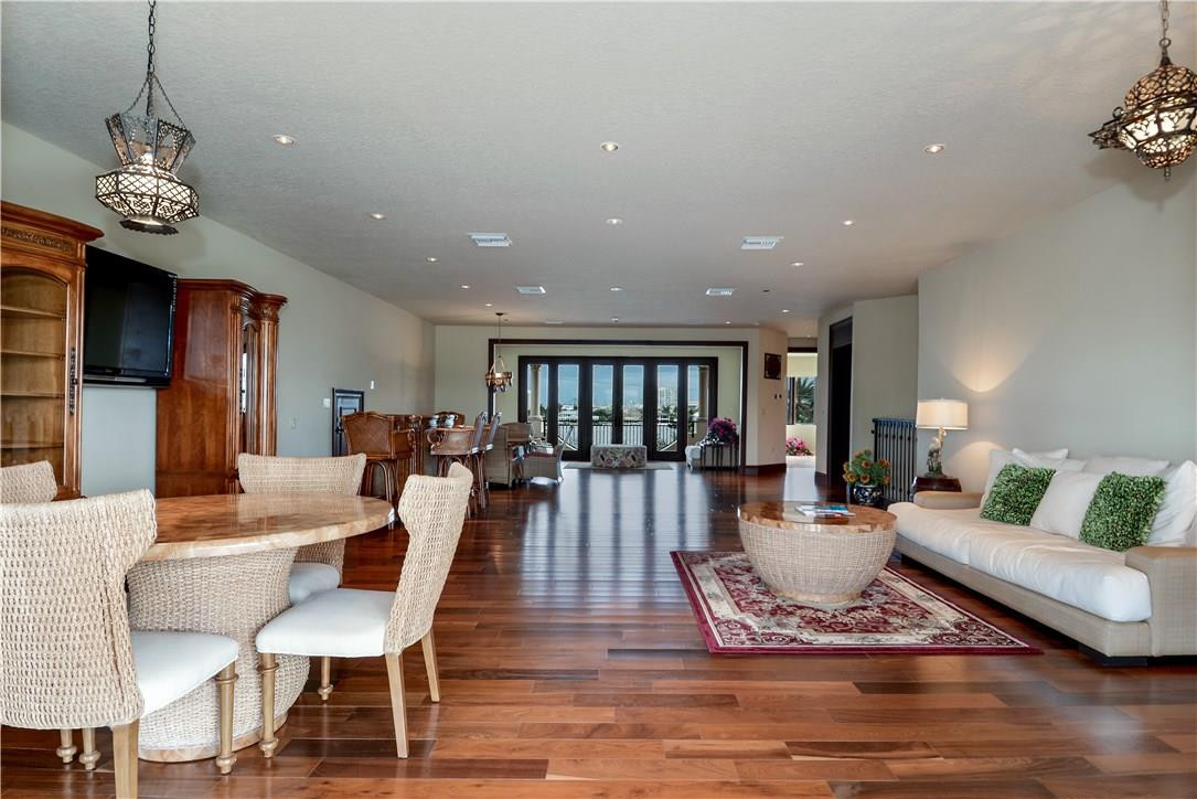 RIO VISTA ISLES - Residential
