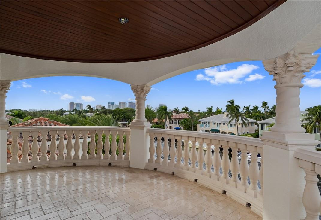 RIO VISTA ISLES - Residential