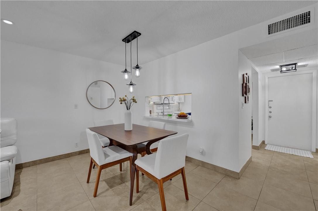 THE GREENS CONDO - Residential