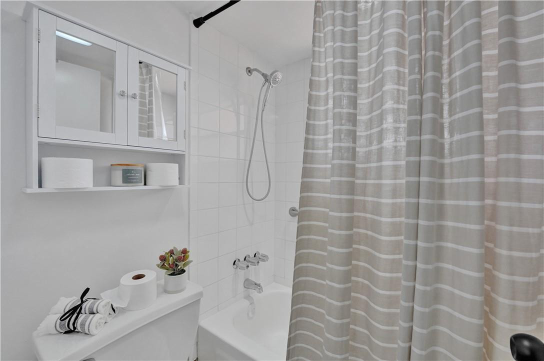 THE GREENS CONDO - Residential