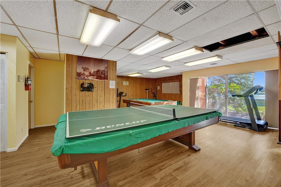 THE GREENS CONDO - Residential