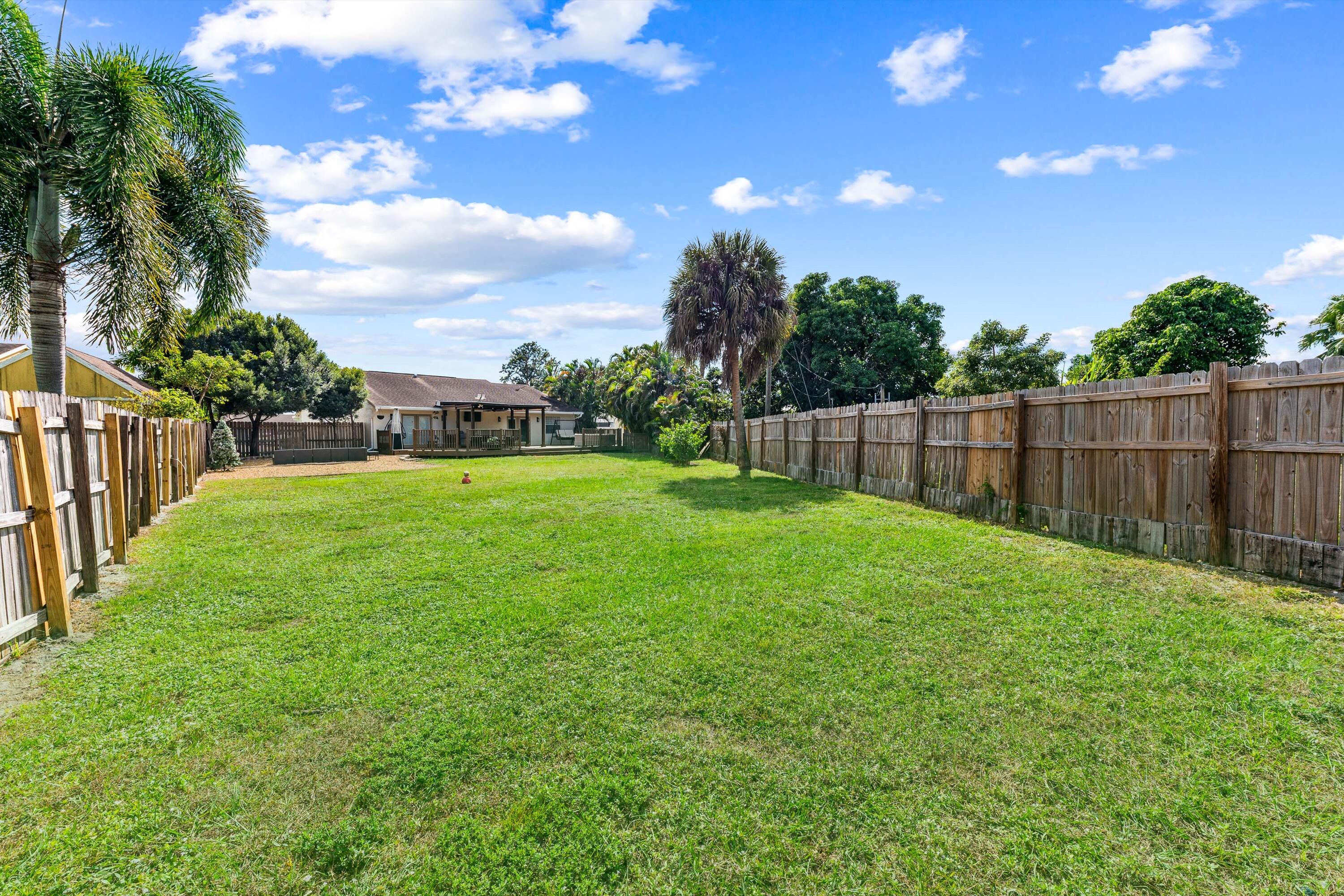 PALM BEACH FARMS CO 3 - Residential