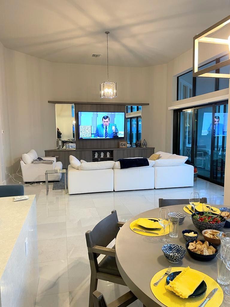 ROYAL PALM POLO PLAT - Residential Lease