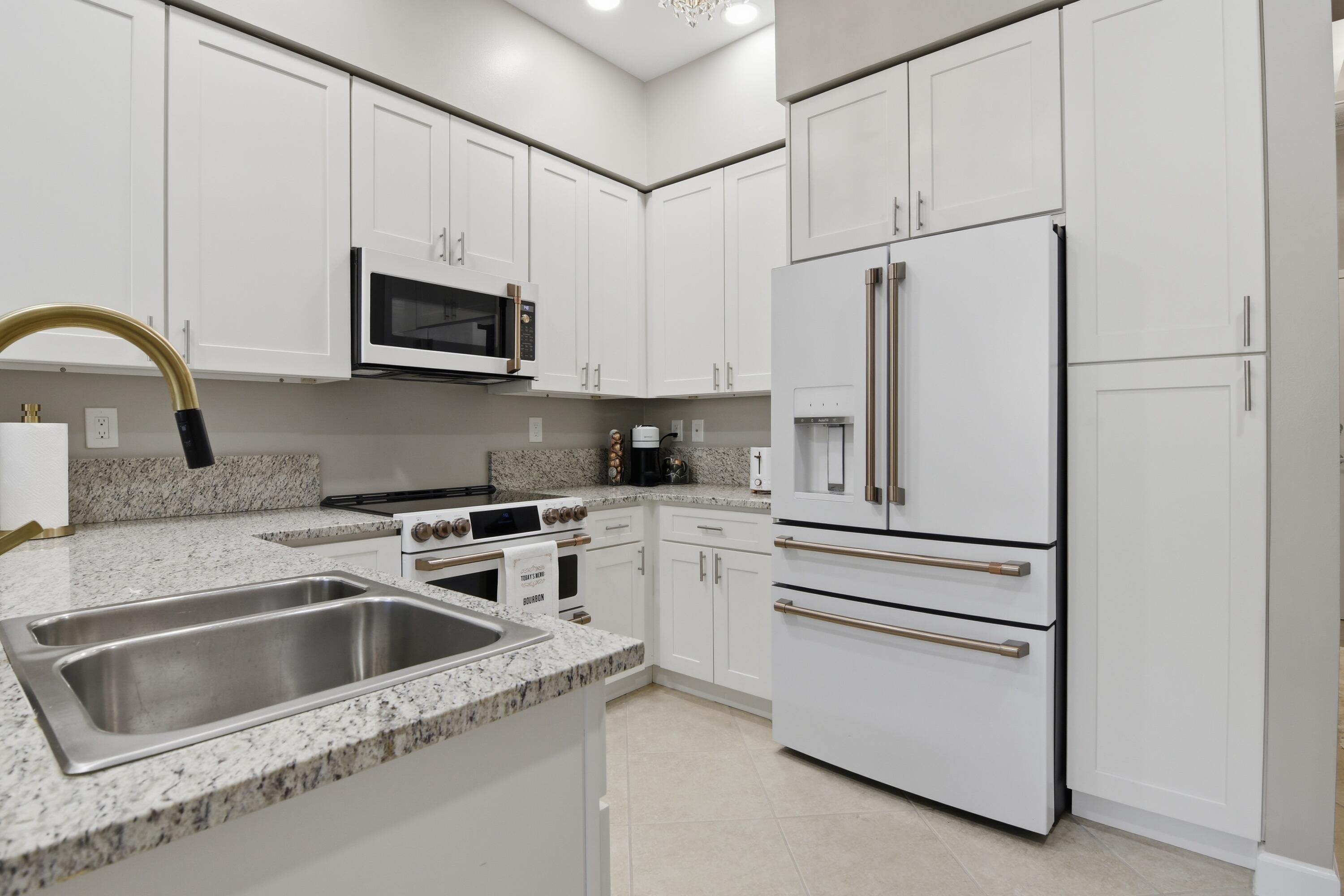 ONE CITY PLAZA CONDO - Residential
