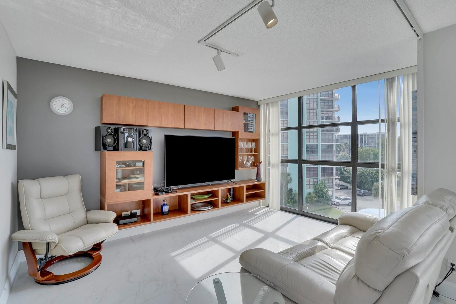 Towers of Oceanview - Residential