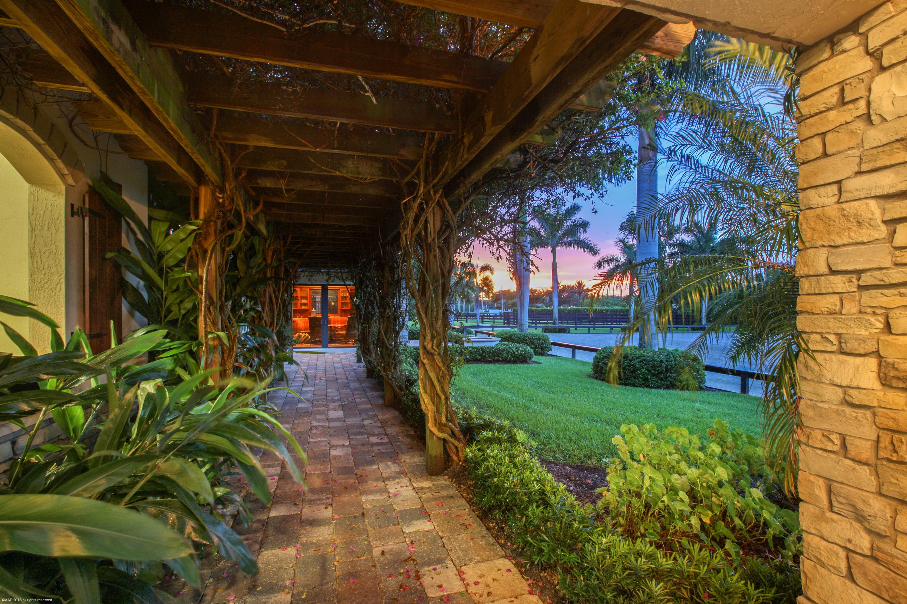 PALM BEACH POINT - Residential