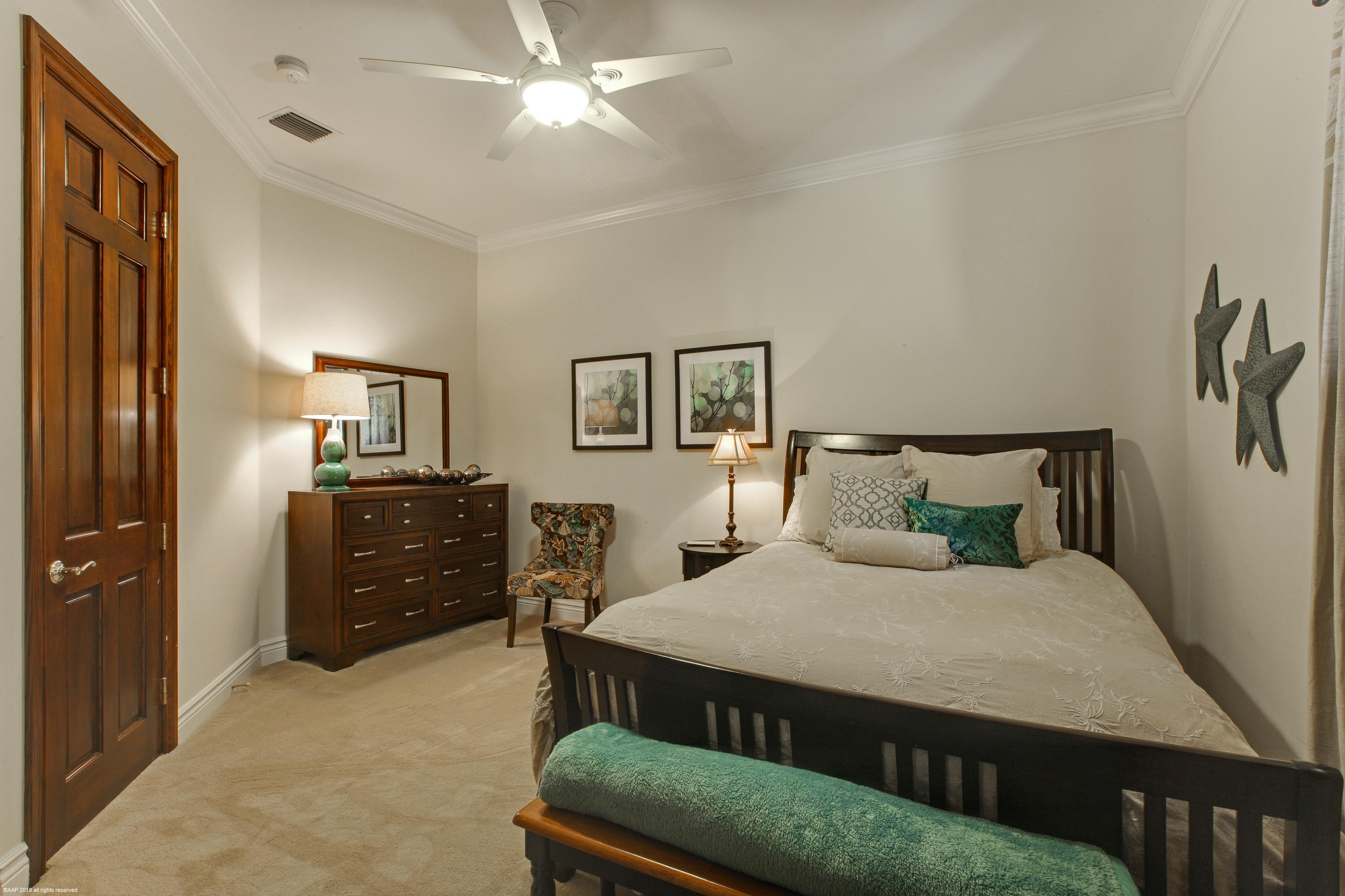 PALM BEACH POINT - Residential